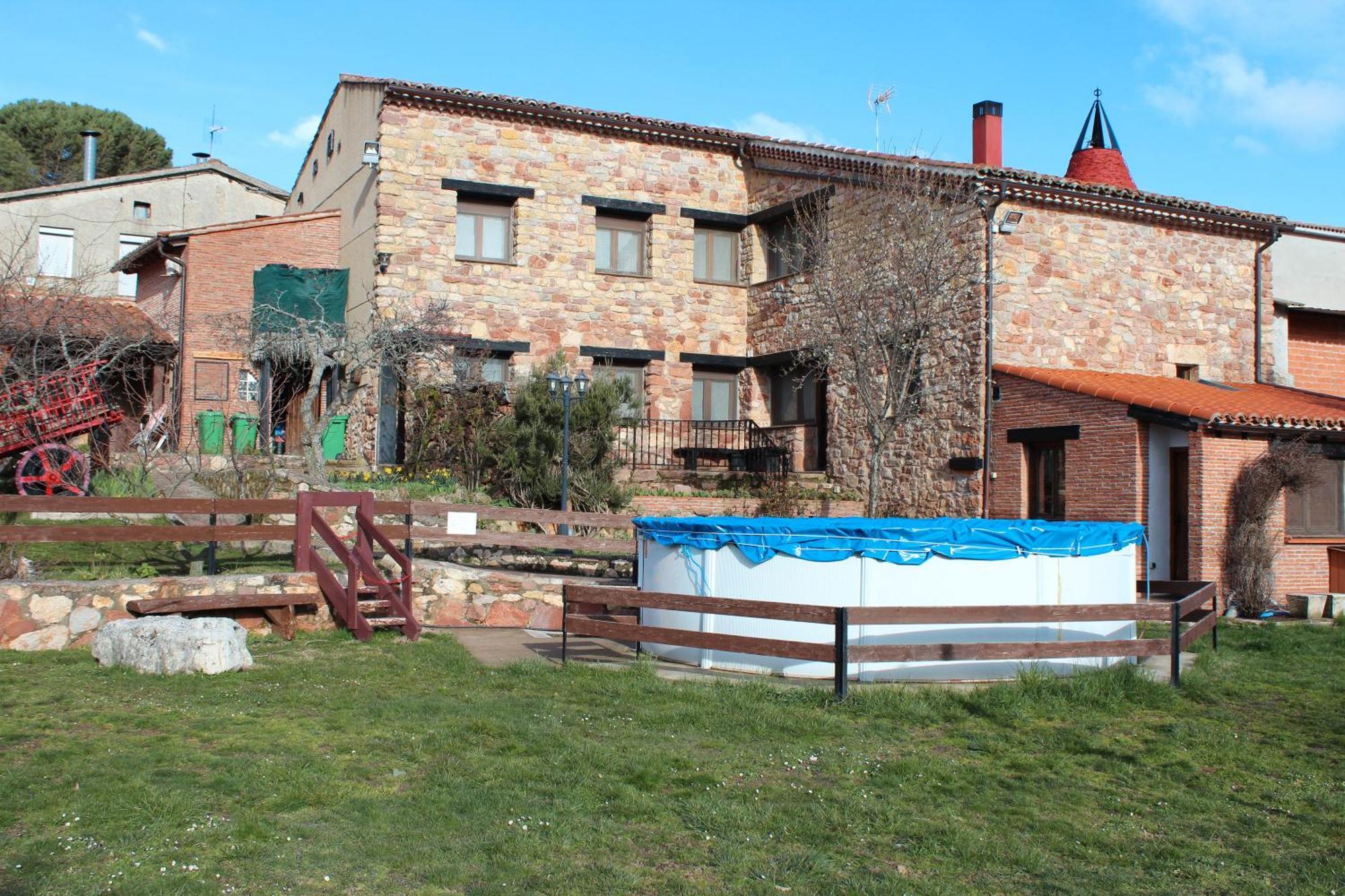 Gasthaus La Chimenea De Soria I Y I I Espeja de San Marcelino Exterior foto