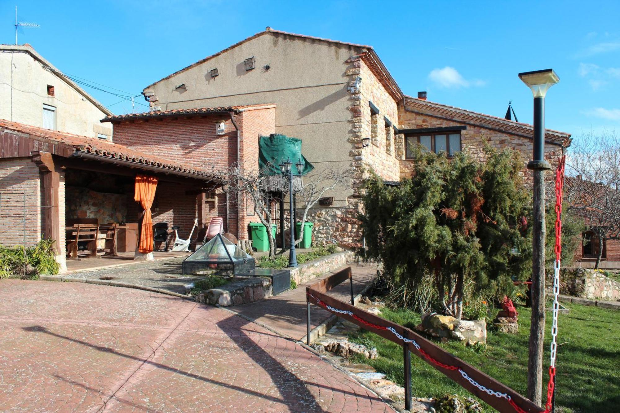 Gasthaus La Chimenea De Soria I Y I I Espeja de San Marcelino Exterior foto
